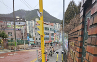 여수시, 길거리 무단방치 전동킥보드 견인 조치