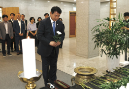 광주시교육청 간부들, 광주학생독립운동기념관 참배