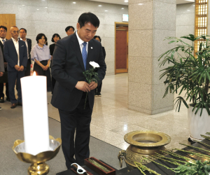 광주시교육청 간부들, 광주학생독립운동기념관 참배