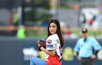 김규리, 프로야구 시구로 전남국제수묵비엔날레 알려