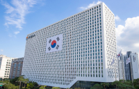 호반그룹, '광복 80주년' 맞아 대형 태극기 걸었다